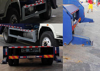 Oscilli il camion SINOTRUK HOWO 6-10CBM 4X2 ZZ1127G4215C1 della raccolta dei rifiuti del braccio