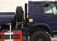 Benzina di HOWO 4X4 LHD che trasporta i camion cisterna dell'autocisterna/petrolio dell'olio