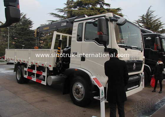 Gru montata camion resistente 5 tonnellate di SINOTRUK per risanamento del paesaggio