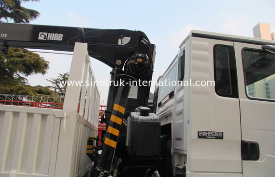 Gru montata camion resistente 5 tonnellate di SINOTRUK per risanamento del paesaggio