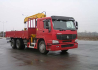 Il camion di SINOTRUK ha montato l'attrezzatura delle gru 12 tonnellate di XCMG per il sollevamento del 6X4 290HP