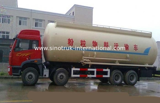 Spolverizzi l'autocisterna in serie materiale SINOTRUK HOWO 371HP 8X4 RHD 36-45CBM ZZ1317N4667W