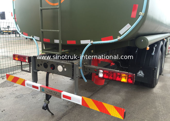 Camion cisterna stabile SINOTRUK HOWO del combustibile 30 - 40 tonnellate per il trasporto 8X4 RHD dell'olio