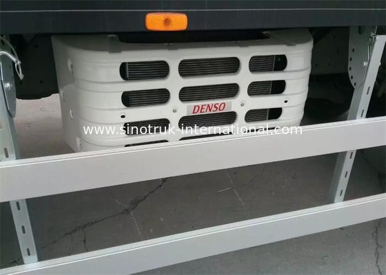 Camion di consegna congelato 8×4 degli alimenti di HOWO T5G LHD consumo di energia basso di 40 tonnellate