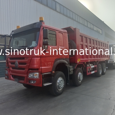 AUTOCARRO CON CASSONE RIBALTABILE ROSSO DEL RIBALTATORE DI SINOTRUK HOWO 400HP 8×4 LHD