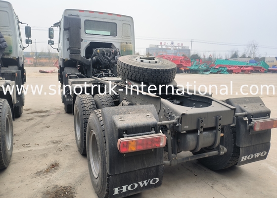 Sinotruk Howo Traktor Truck Rhd Trazione a quattro ruote 6 × 6 Weichai 400 HP Bianco