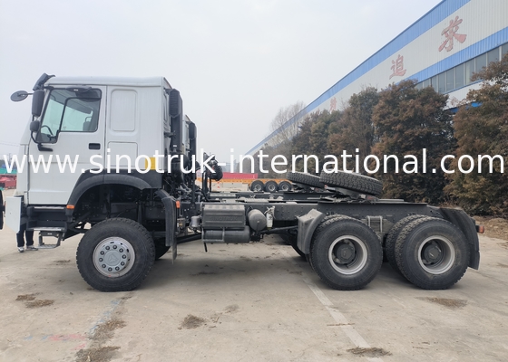 Sinotruk Howo Traktor Truck Rhd Trazione a quattro ruote 6 × 6 Weichai 400 HP Bianco