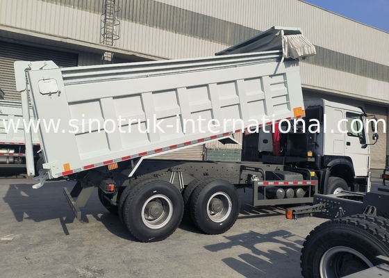 Sinotruk Howo Tipper Dump Truck 380Hp 6 × 4 20CBM Bianco Con Tarpaulin Automatico