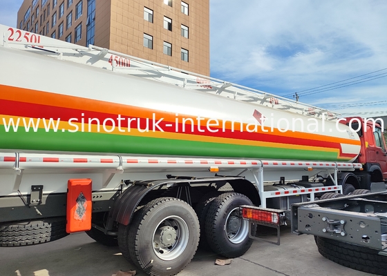 SINOTRUK HOWO Rosso 380HP 8×4 12 Ruote Cisterna di olio ad alta capacità