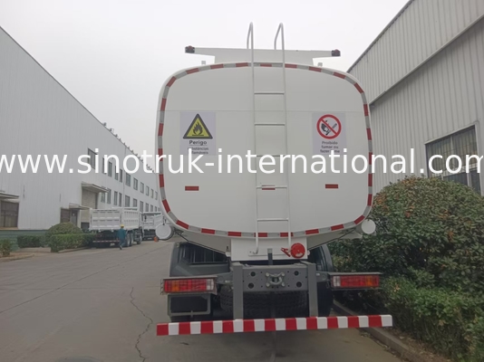 SINOTRUK HOWO Red Oil Tank Truck 400HP 8×4 12 ruote Alta capacità