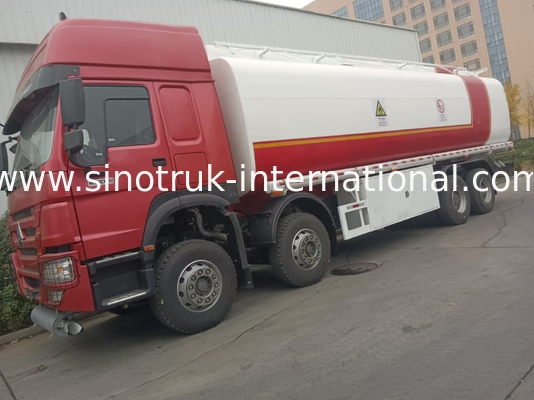 SINOTRUK HOWO Red Oil Tank Truck 400HP 8×4 12 ruote Alta capacità