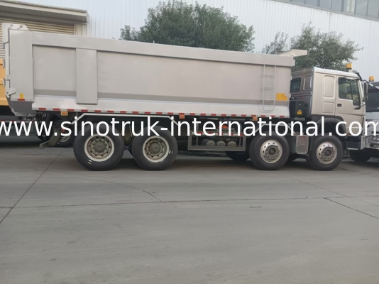 Camion a punta SINOTRUK HOWO 400 CV 12 ruote LHD 40 tonnellate 30CBM ZZ3317V3567B1