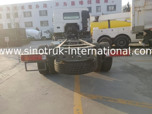 SINOTRUK HOWO Camione merci Chassis 16-20 tonnellate 4x2 LHD 300 CV