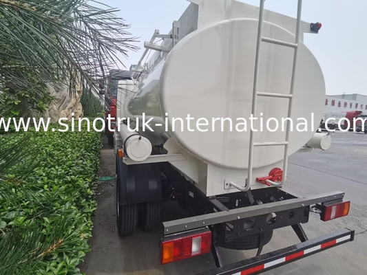 SINOTRUK HOWO 4X2 6 ruote Cisterna petrolifera 5-6CBM Cisterna singola con flussometro