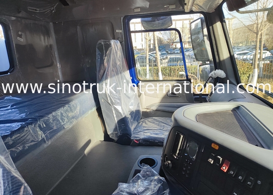 SINOTRUK HOWO 4x2 300 CV Chassis blu con carrozzeria serbatoio dell'acqua 10m3