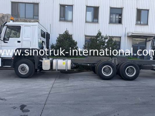 SINOTRUK HOWO Camione Chassis SINOTRUK Motore 371HP 6 × 4 RHD Con Luce di Avvertimento Utilizzato in Camionino Cargo Camionino Acquario