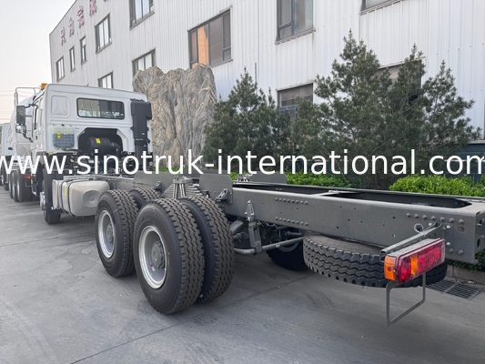 SINOTRUK HOWO Camione Chassis SINOTRUK Motore 371HP 6 × 4 RHD Con Luce di Avvertimento Utilizzato in Camionino Cargo Camionino Acquario
