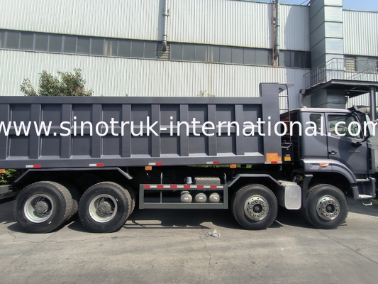 5300*2300*1500mm Cargo Box Heavy Duty Dump Truck per il trasporto fluido del carico RHD / LHD Tipo di guida