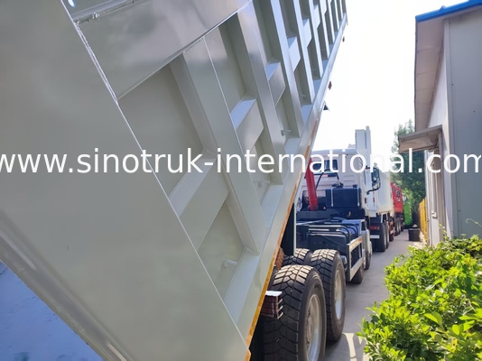 26.91CBM Potente HOWO TX 8x4 Tipper Dump Truck Con 12.00R20 Ruota