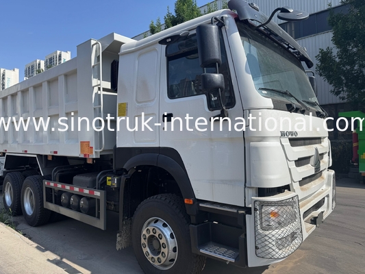 Motore SINOTRUK 371HP 6 × 4 LHD HOWO Autocarro con cassone ribaltabile Bianco 19-20CBM Sollevamento centrale