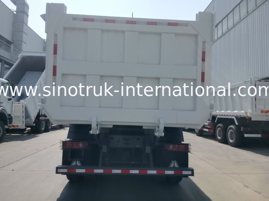 7300*2300*1500mm Cargo Box Heavy Duty Dump Truck per il trasporto fluido di merci RHD / LHD Tipo di guida