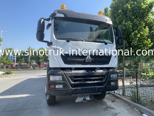 HOWO 8X4 Serbatoio di stoccaggio di petrolio Camione di consegna del carburante 35CBM Due luci di avvertimento Con pistola di tubo