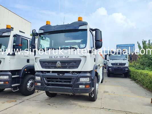 White HOWO TX 6×4 Fuel Transport Truck 336HP 25CBM Serbatoio di carburante, prestazioni di trasporto stabili