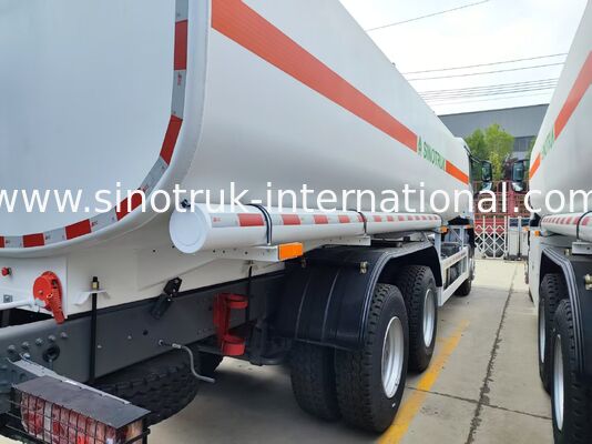 White HOWO TX 6×4 Fuel Transport Truck 336HP 25CBM Serbatoio di carburante, prestazioni di trasporto stabili