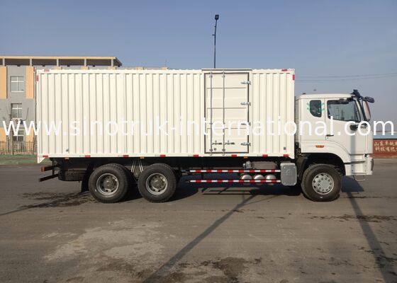 Camion pesante a 6×4 azionamento alimentato da cambio Sinotruk offrendo una gestione del carico superiore e affidabilità operativa