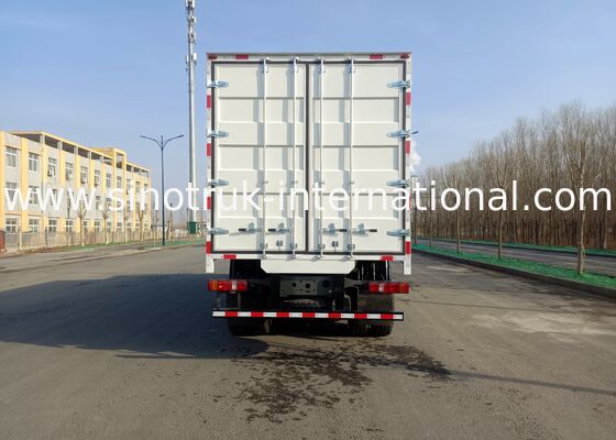 Camion pesante a 6×4 azionamento alimentato da cambio Sinotruk offrendo una gestione del carico superiore e affidabilità operativa