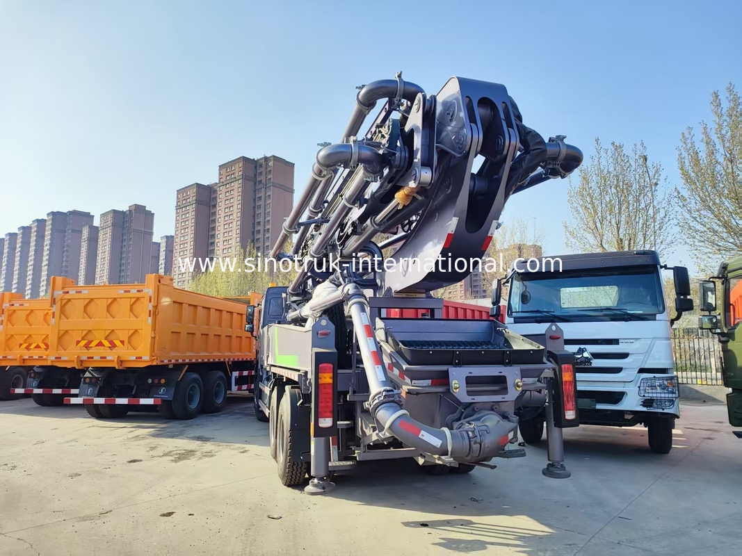 High Rise Mastery HOWO 380HP Smart Pump Trucks 52m Boom 6x4 Trazione per versamento verticale senza pari