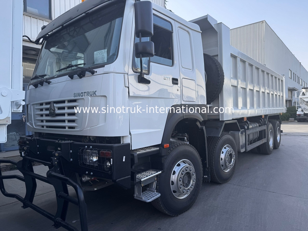 SINOTRUK HOWO 371HP Camionetti di scarico a gomma per la costruzione antico fronte militare paraurti per le zone minerarie