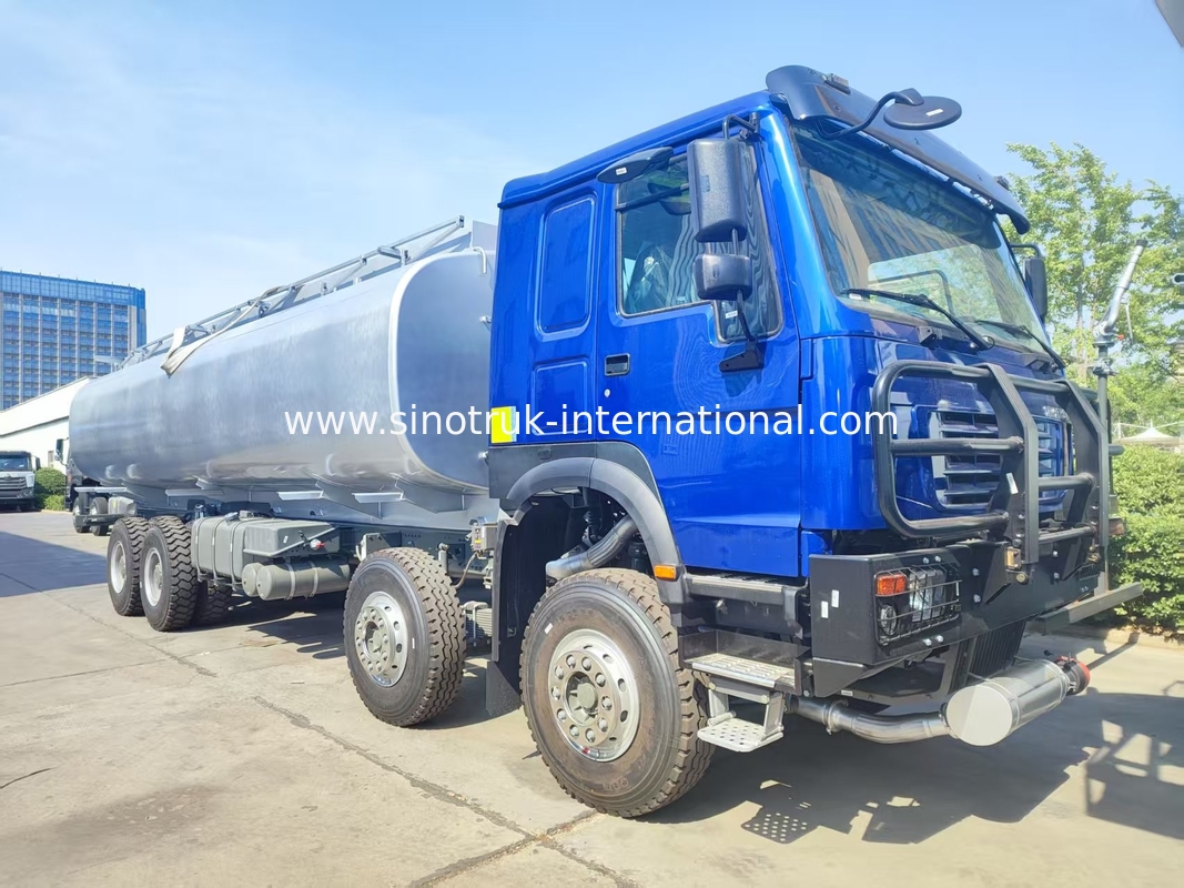 Camion a combustibile LHD da 8*4 400 CV 40CBM sistema a doppia cisterna per la distribuzione a lunga distanza