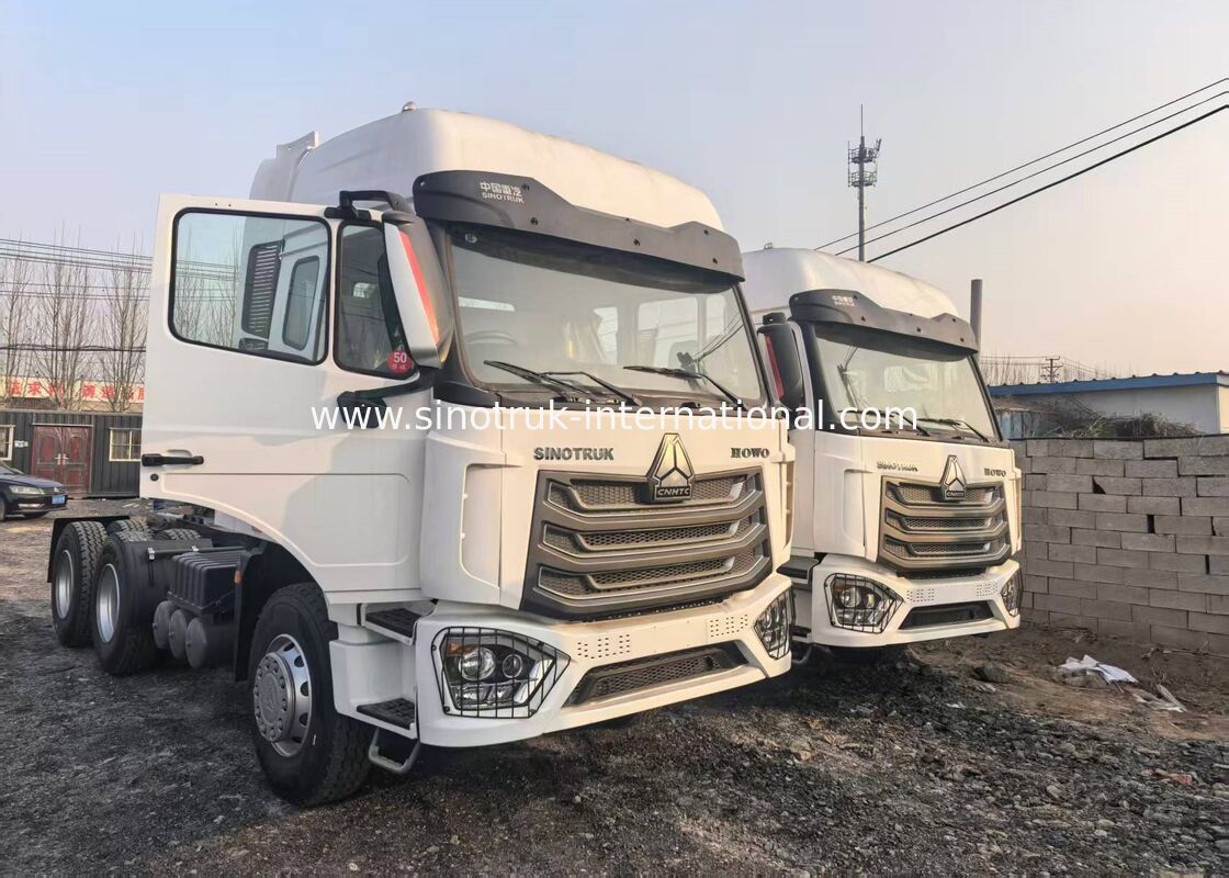 ZZ427V344JB1R Camione trattore con motore da 371 CV, ruota motrice 6x4 e cabina H77L con aria condizionata per il trasporto pesante