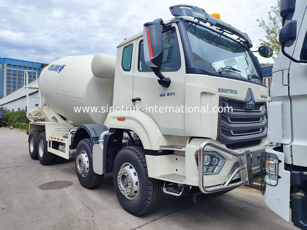 Camionetto miscelatore di calcestruzzo da 8x4 HOWO da 14 metri cubi. 371 CV.