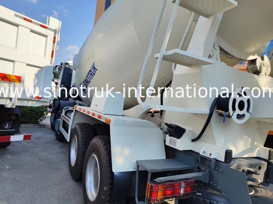 HOWO RHD 6*4 12CBM White Mixer Truck Alta potenza 380 CV Alta efficienza Serbatoio di miscelazione italiano