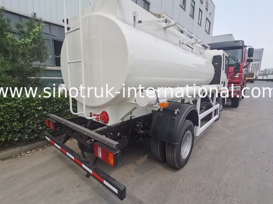 SINOTRUK HOWO 4X2 6 ruote Cisterna petrolifera 5-6CBM Cisterna singola con flussometro