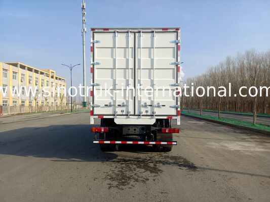 Azionato da un affidabile motore diesel da 371 CV, potente coppia a bassa velocità, buona riserva di carica quando completamente carico.Piste e frequenti condizioni di partenza-arresto